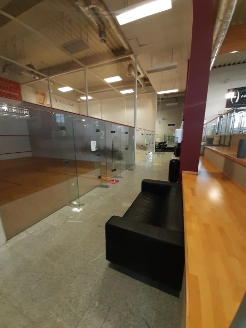 Fitness Academy Strzegomska — kort Squash w Wrocławiu